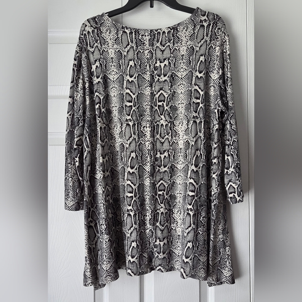 John Mark Snakeskin Print Tunic Top Size L - Picture 9 of 14